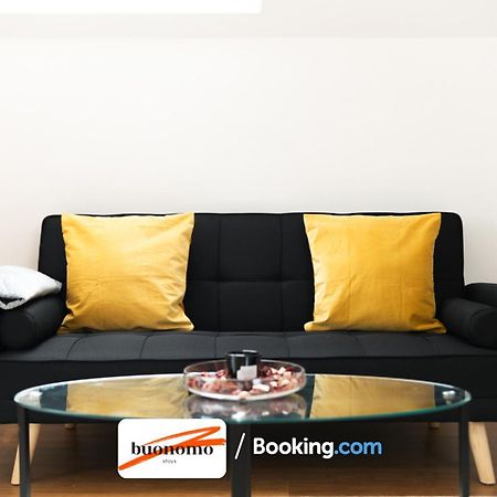 Two Bedroom Apartment At Buonomo Stays Short Lets & Serviced Accommodation Londres Exterior foto
