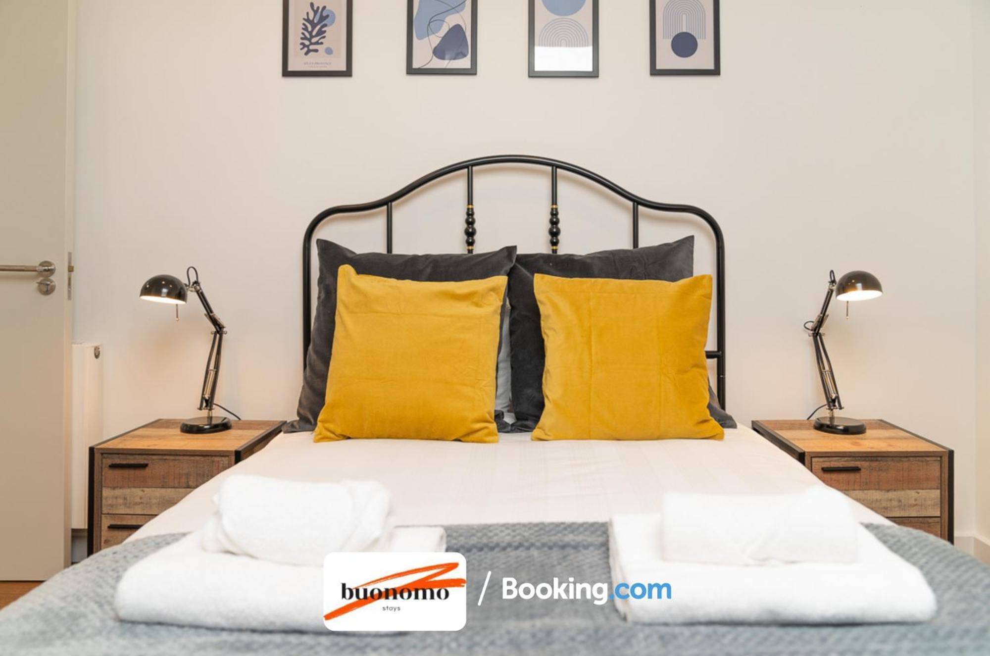 Two Bedroom Apartment At Buonomo Stays Short Lets & Serviced Accommodation Londres Exterior foto